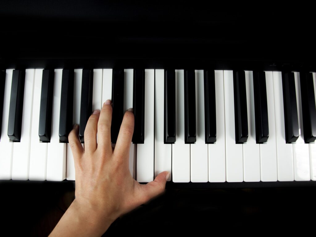 hand independence when playing piano