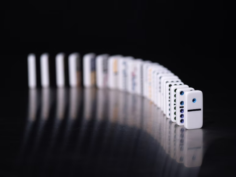 game of dominoes